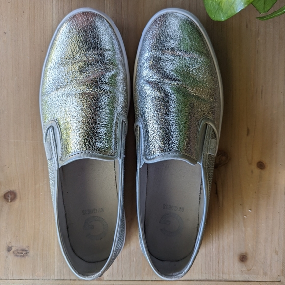 G by Guess Malden Silver Slip-ons - Size 10 - Picture 6 of 10